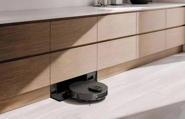 LG представила робот-пилосос RONi з паровим очищенням і прихованою станцією